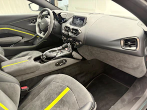 https://vehicle.imgix.net/4359627/30d29509-7788-4303-a088-cde2fa6ba28e.jpg