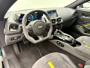 https://vehicle.imgix.net/4359627/6e633d52-39f5-4e22-9aa7-7a35d8cfb402.jpg