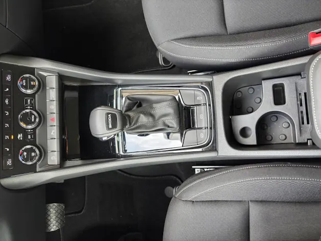 Škoda Karoq 1.5 TSI Selection DSG