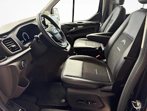 https://vehicle.imgix.net/4359712/ffcd21ca-7786-45b1-9449-3dd65c6a9e8f.jpg