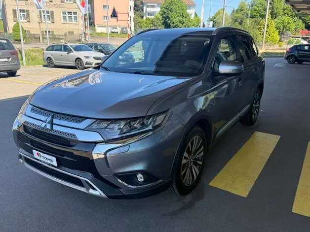 Mitsubishi Outlander 2.0 MIVEC Value CVT