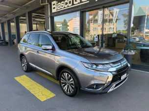 Mitsubishi Outlander 2.0 MIVEC Value CVT