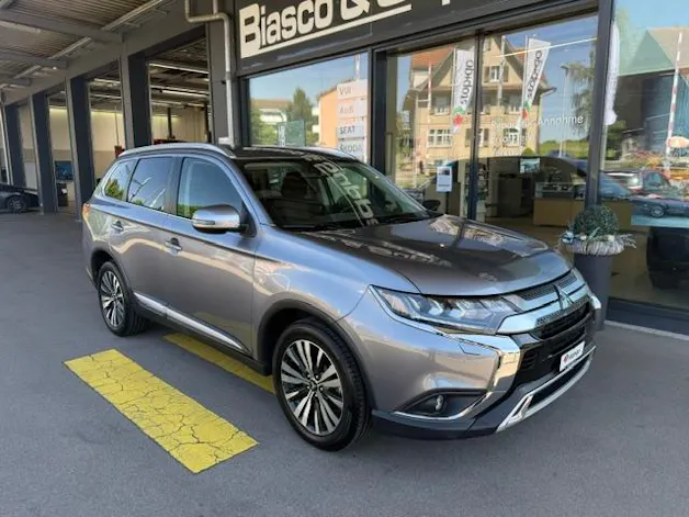 Mitsubishi Outlander 2.0 MIVEC Value CVT