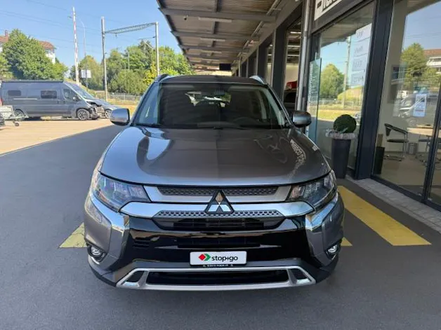 Mitsubishi Outlander 2.0 MIVEC Value CVT