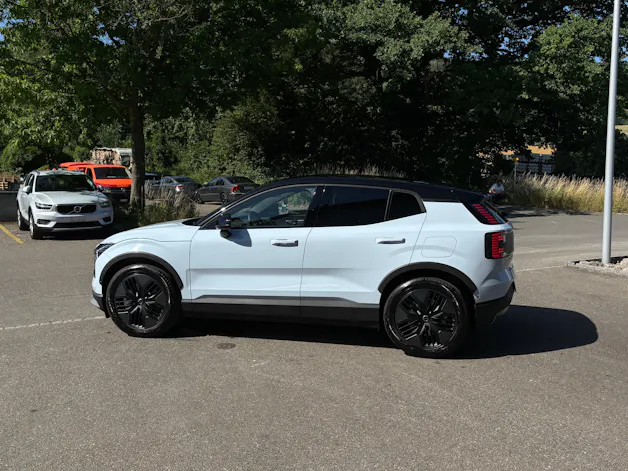Volvo EX30 CC E60 Twin Performance AWD