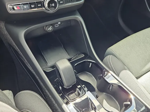 Volvo XC40 2.0 B3 MH Plus Dark