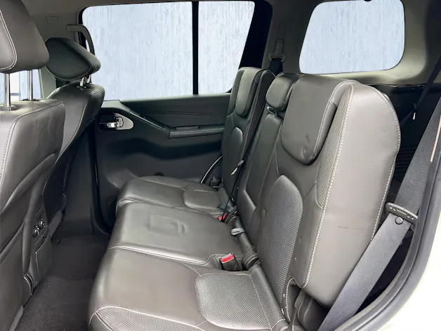 Nissan Pathfinder 3.0 dCi LE Automatic