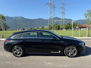 Mercedes-Benz CLA Shooting Brake 200 d AMG Line 8G-DCT