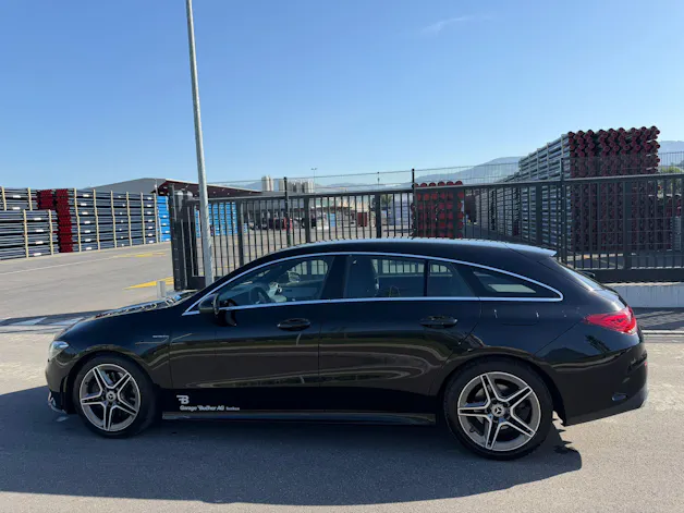 Mercedes-Benz CLA Shooting Brake 200 d AMG Line 8G-DCT