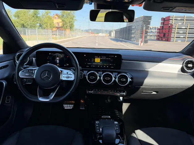 Mercedes-Benz CLA Shooting Brake 200 d AMG Line 8G-DCT