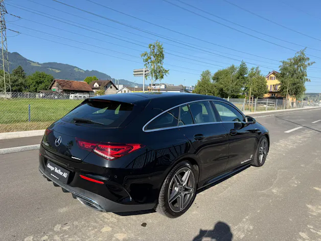 Mercedes-Benz CLA Shooting Brake 200 d AMG Line 8G-DCT