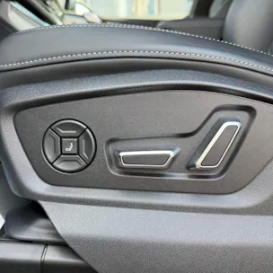 Audi Q7 50 TDI quattro S Line tiptronic *CH-FAHRZEUG - 4 JAHRE GARANTIE - GRATIS SERVICE - 7 SITZE*