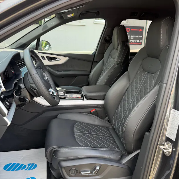 Audi Q7 50 TDI quattro S Line tiptronic *CH-FAHRZEUG - 4 JAHRE GARANTIE - GRATIS SERVICE - 7 SITZE*