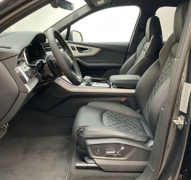Audi Q7 50 TDI quattro S Line tiptronic *CH-FAHRZEUG - 4 JAHRE GARANTIE - GRATIS SERVICE - 7 SITZE*