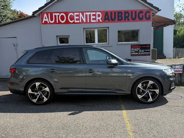 Audi Q7 50 TDI quattro S Line tiptronic *CH-FAHRZEUG - 4 JAHRE GARANTIE - GRATIS SERVICE - 7 SITZE*