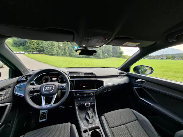 Audi Q3 35 TFSI S line Attraction S-tronic *Anhängerkupplung+Servicepaket+Garantie"