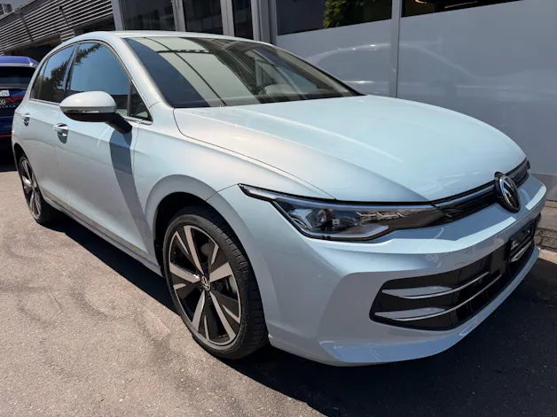 VW Golf VIII 1.5 TSI eHybrid 204 PS Style *** 5 JAHRE VW WERKSGARANTIE ***
