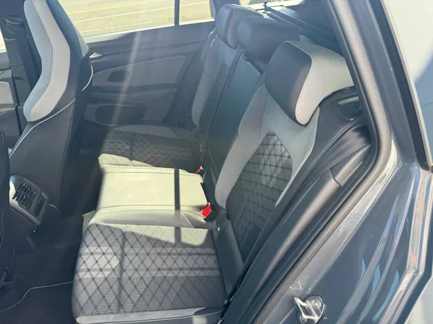 VW Golf Variant 2.0 TSI R-Line DSG 4Motion