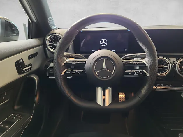 Mercedes-Benz A 250 e 8G-DCT