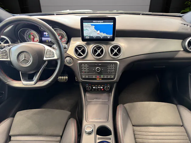 Mercedes-Benz GLA 250 AMG Line 4Matic