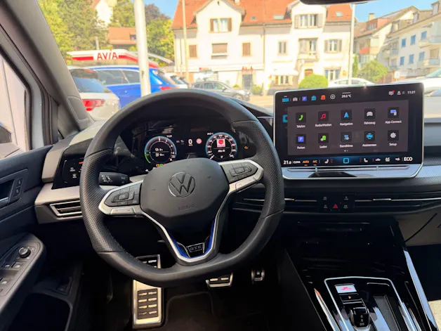 VW Golf VIII 1.5 TSI eHybrid 272 PS GTE *** 5 JAHRE VW GARANTIE & 360° KAMERA ***
