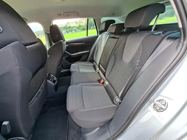 Škoda Octavia Combi 2.0 TDI DSG Ambition *frisch ab MFK*