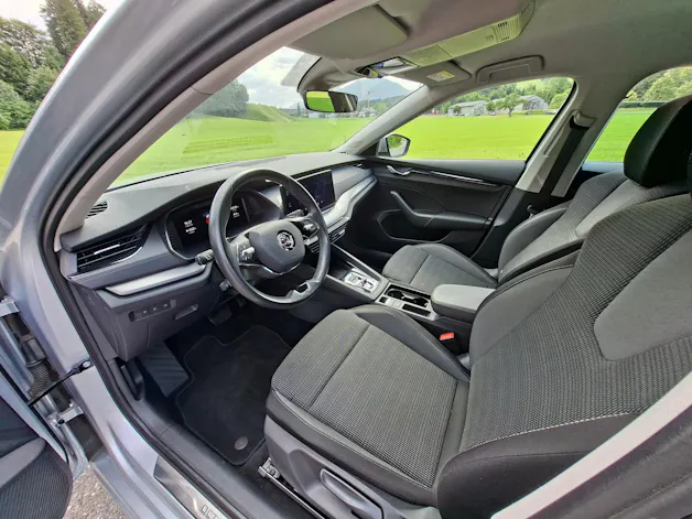 Škoda Octavia Combi 2.0 TDI DSG Ambition *frisch ab MFK*