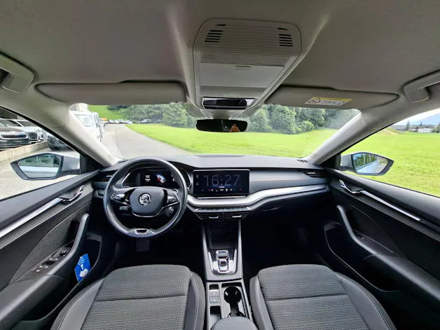 Škoda Octavia Combi 2.0 TDI DSG Ambition *frisch ab MFK*