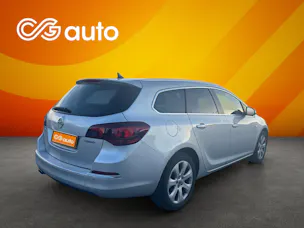 Opel Astra SportsTourer 1.4i 16V Turbo Cosmo Automatic