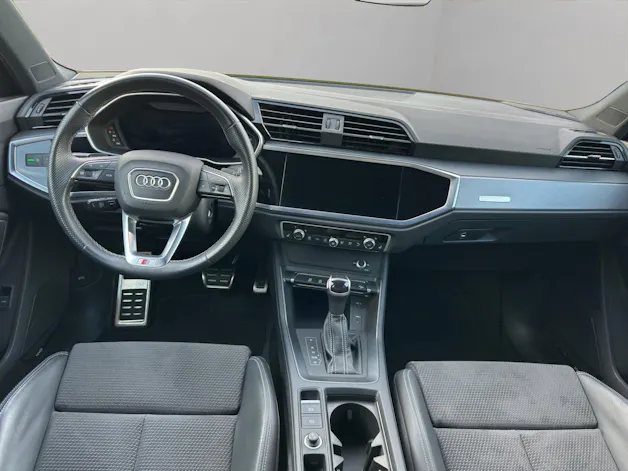 Audi Q3 45 TFSI S line quattro S-tronic