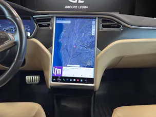 Tesla Model S 85 D Performance