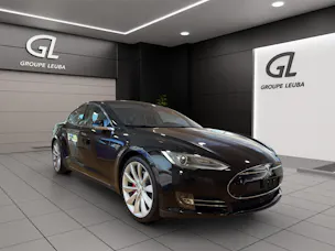 Tesla Model S 85 D Performance