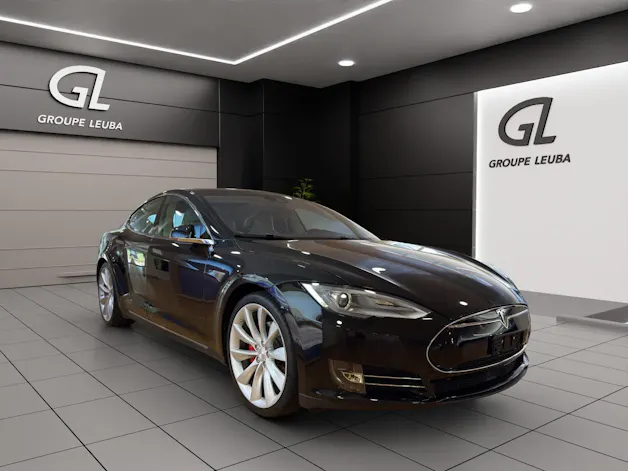 Tesla Model S 85 D Performance