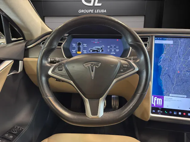 Tesla Model S 85 D Performance