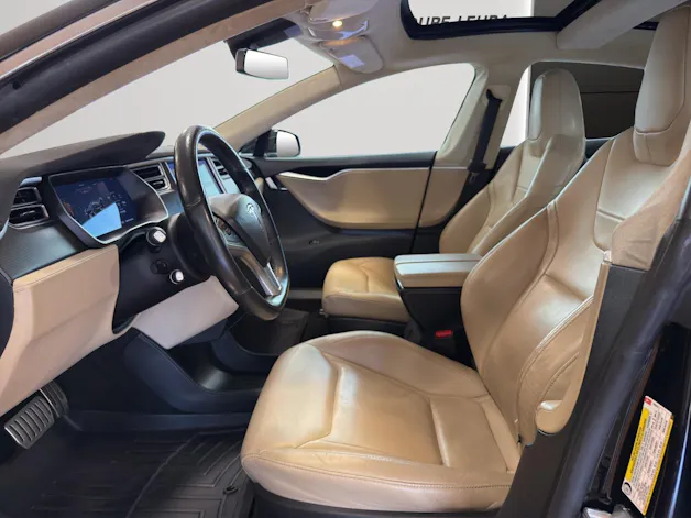 Tesla Model S 85 D Performance