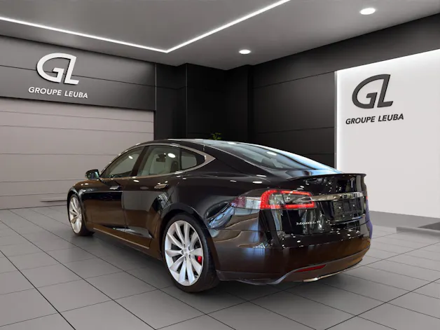 Tesla Model S 85 D Performance