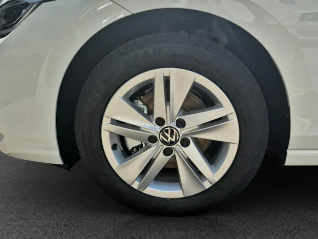 VW Golf 1.5 TSI Basis