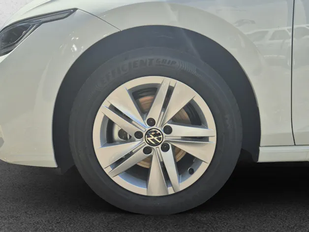 VW Golf 1.5 TSI Basis