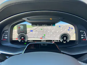 Audi Q8 SUV TFSI e quattro 360 kW tiptronic