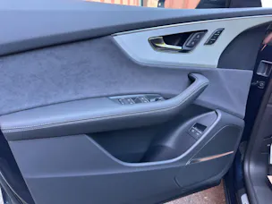 Audi Q8 SUV TFSI e quattro 360 kW tiptronic