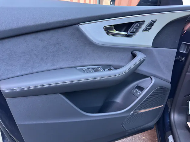 Audi Q8 SUV TFSI e quattro 360 kW tiptronic