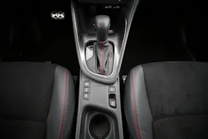 Toyota Yaris 1.5 VVT-i HSD GR Sport