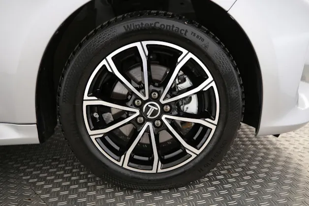 Toyota Yaris 1.5 VVT-i HSD GR Sport