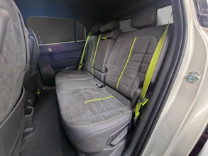 https://vehicle.imgix.net/4360453/dc442d61-577d-4aa9-a9e6-40ae385fa218.jpg