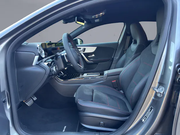 Mercedes-Benz A 220 AMG Line 4m