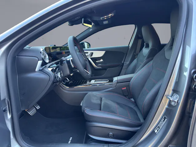 Mercedes-Benz A 220 AMG Line 4m