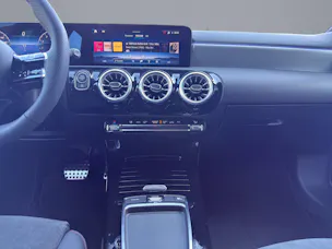 Mercedes-Benz A 220 AMG Line 4m