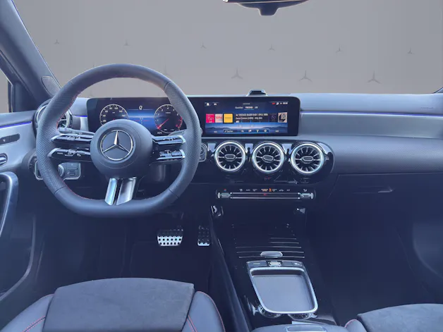 Mercedes-Benz A 220 AMG Line 4m