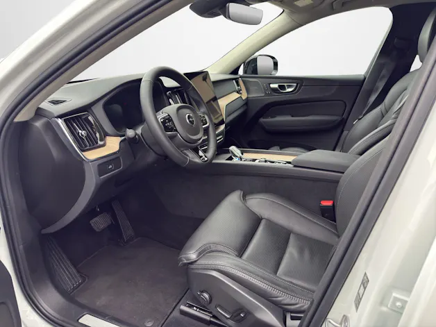 Volvo XC60 2.0 B5 MH Plus Dark AWD