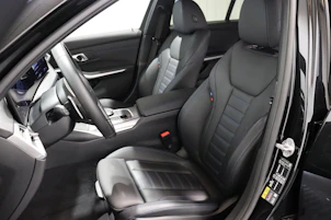 immagine del veicolo BMW 330e xDrive SAG Touring